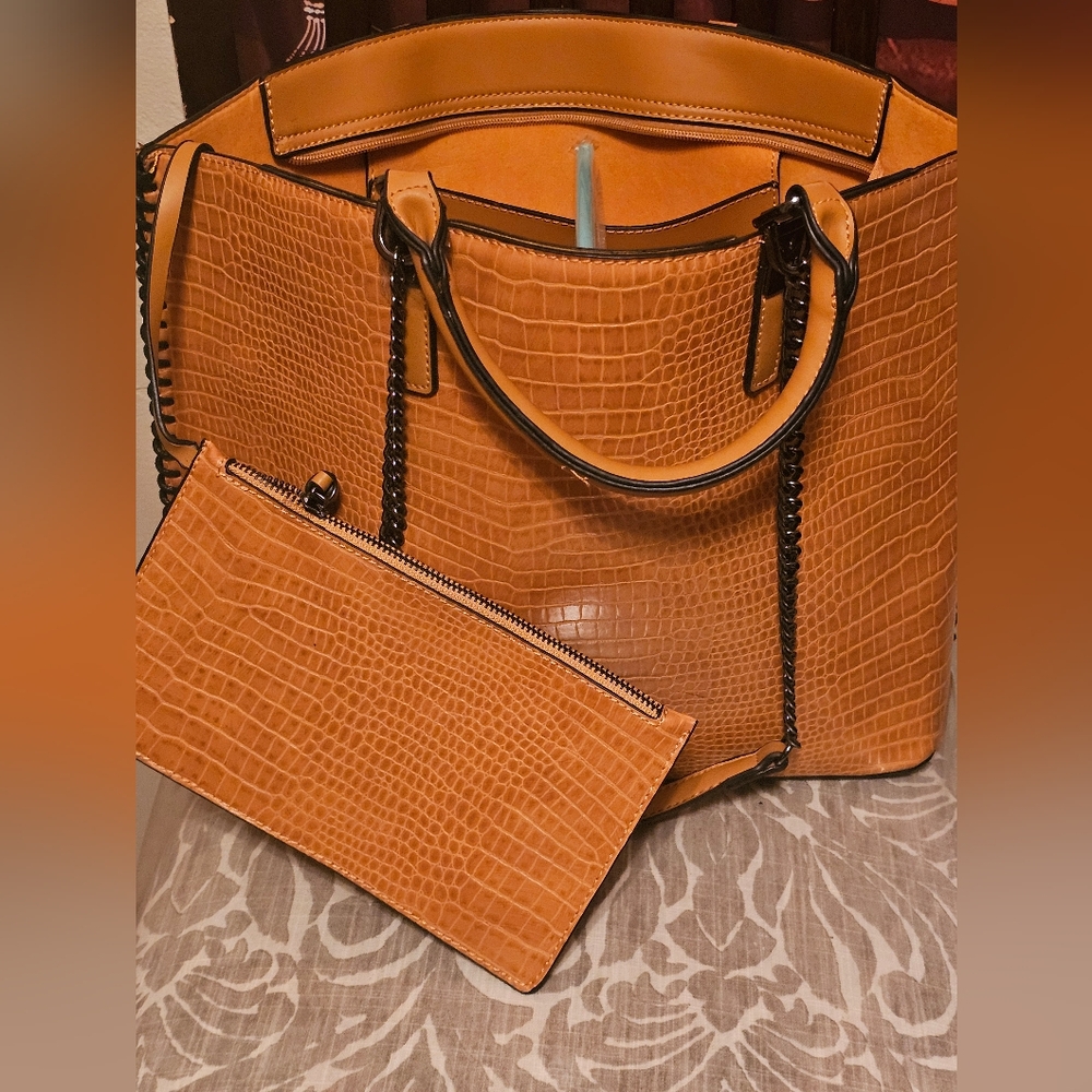 Elegant Tan Croc-Embossed Tote Bag